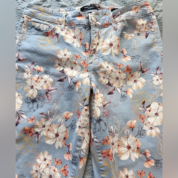 Nine West Chrystie Capri Jeans Floral Print Baby Blue Size 10 - Picture 2 of 9